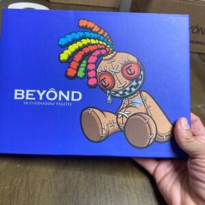 24 EyeSHODOW PALETTES